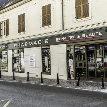 LE TRANSFERT DE LA PHARMACIE DE L’ÉGLISE à Corbeil-Essonnes (91) LE TRANSFERT DE LA PHARMACIE DE L’ÉGLISE à Corbeil-Essonnes (91)