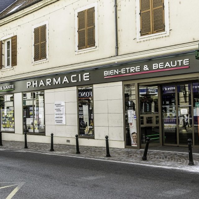 LE TRANSFERT DE LA PHARMACIE DE L’ÉGLISE à Corbeil-Essonnes (91) LE TRANSFERT DE LA PHARMACIE DE L’ÉGLISE à Corbeil-Essonnes (91)