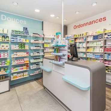 LE TRANSFERT ET L’AGENCEMENT DE LA PHARMACIE DES PALANGES LE TRANSFERT ET L’AGENCEMENT DE LA PHARMACIE DES PALANGES