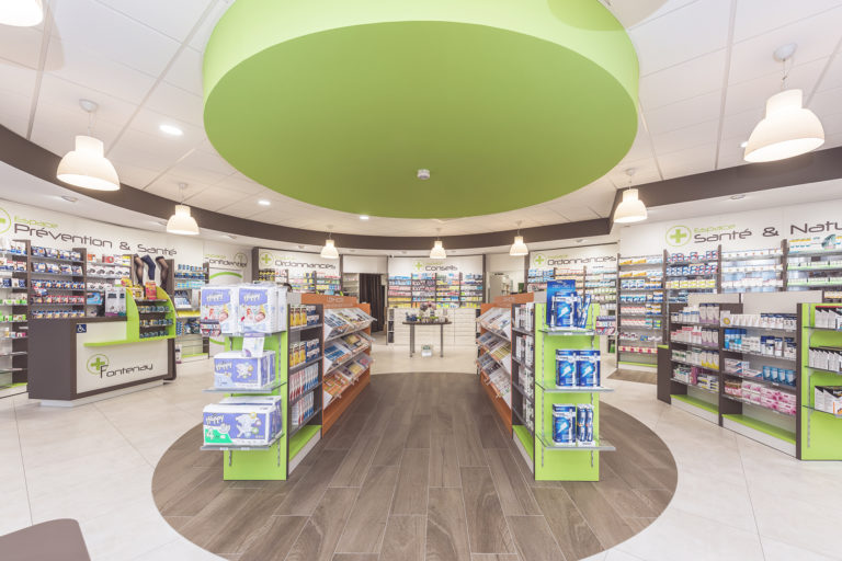 UNE PHARMACIE DESIGN POUR MODERNISER L’ESPACE ET RÉPONDRE AUX NOUVELLES