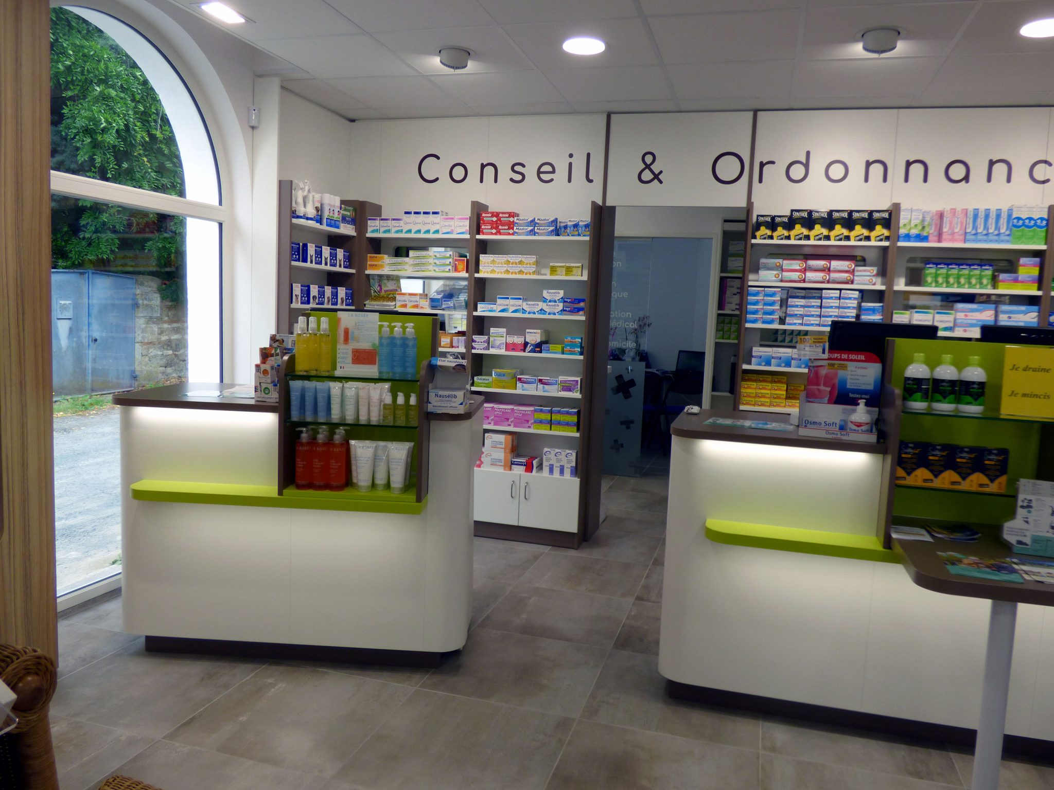 relooking-pharmacie-saint-hilaire-des-loges