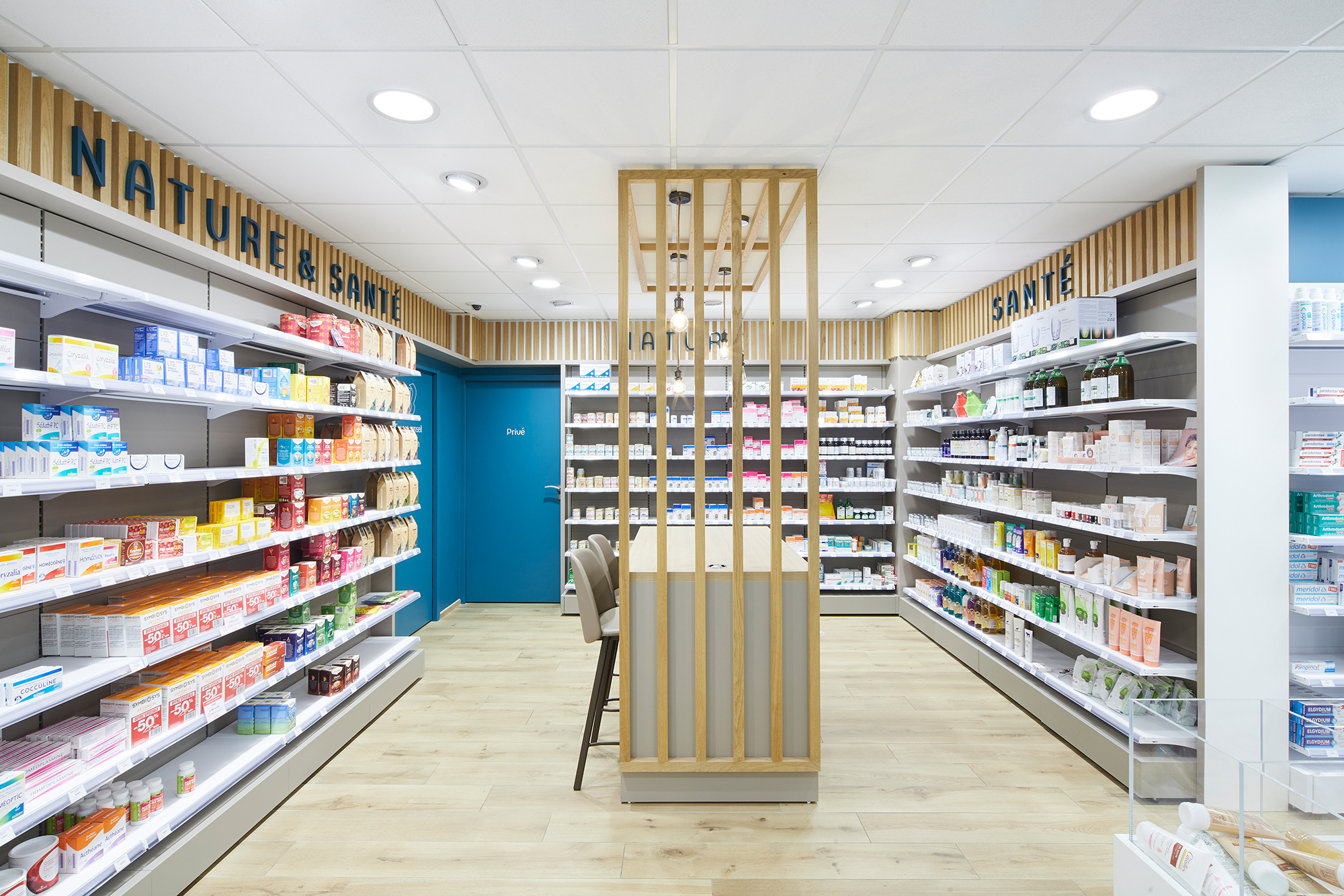 Intérieur de la pharmacie Beaugendre